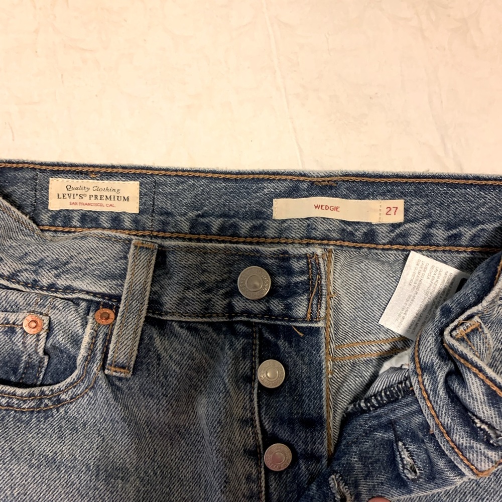 Light wash blue Levin Jeans size 27